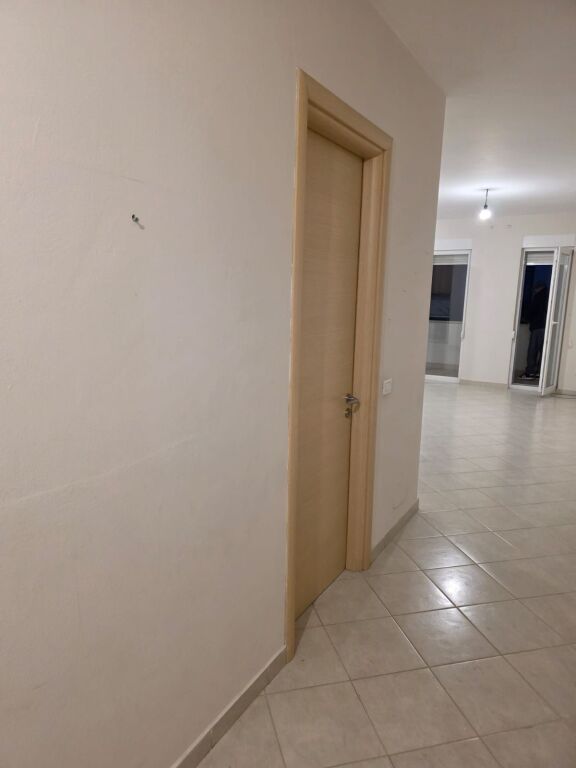 For rent 2+1+2 empty CONTACT FROSINA PLAKU 700€