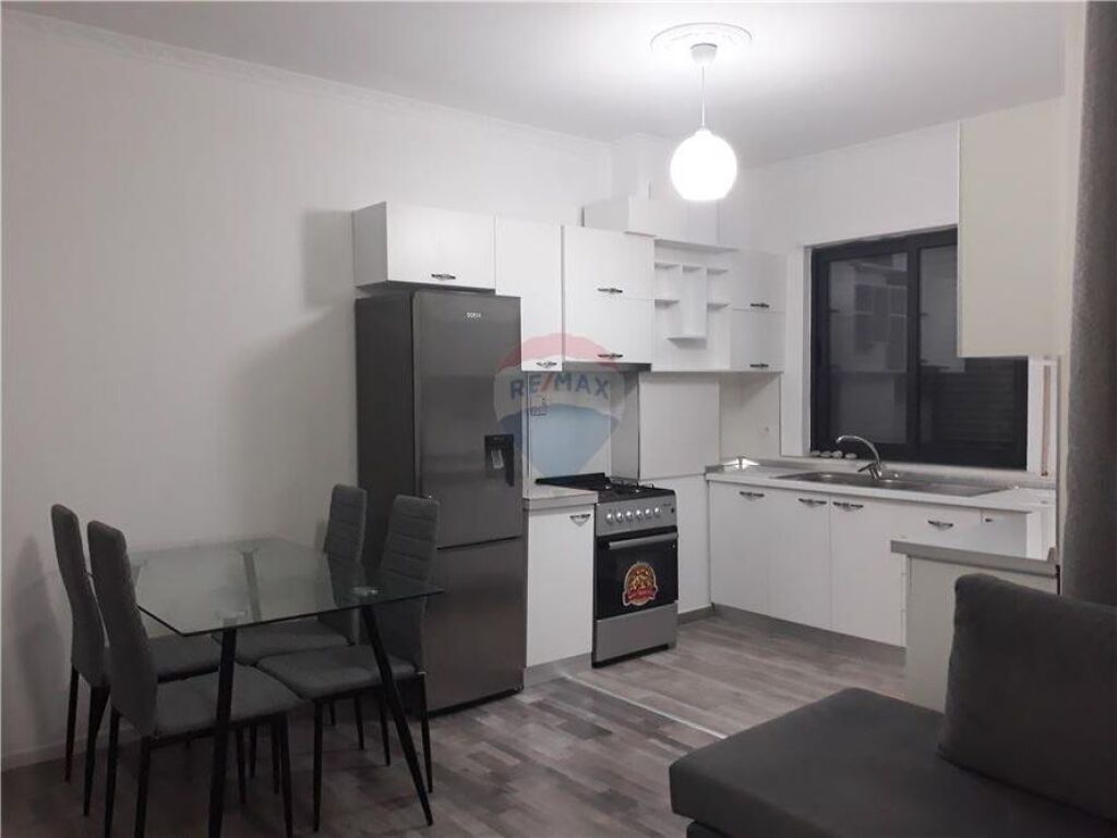 Apartament 2+1- Për Qira - Rruga Ali Demi, Tiranë