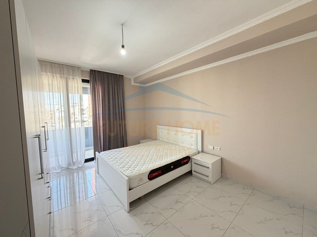 Shitet, Apartament 2+1, Unaza e Re