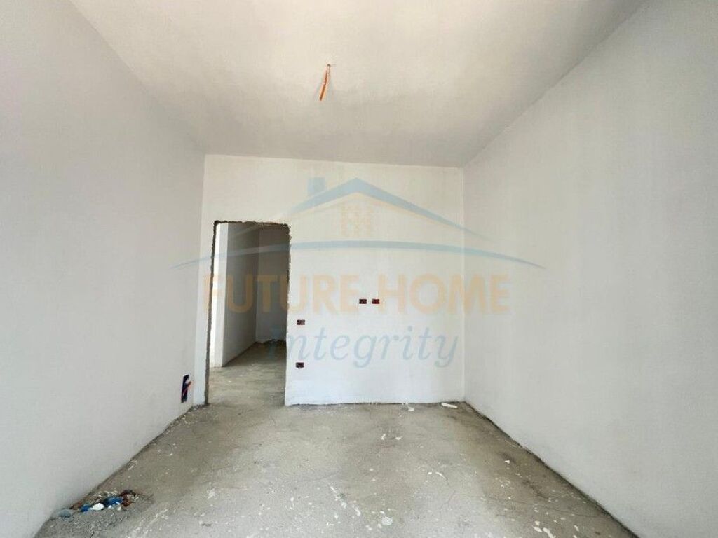 Shitet, Apartament 2+1+2, Rezidenca Splendor, Tiranë.