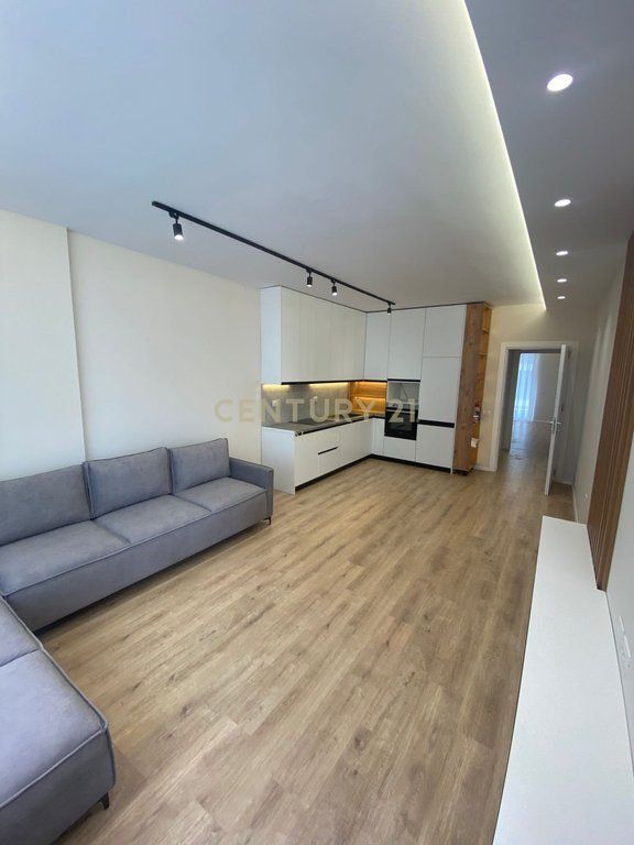 Apartament 2+1 për shitje në Univers City.