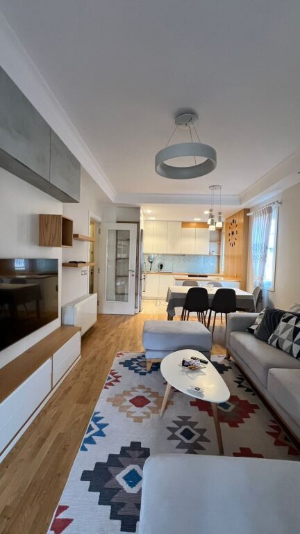 Jepet me qera 3+1+2 tek Komuna e Parisit