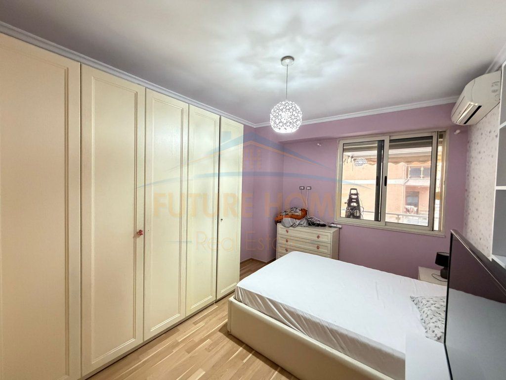 Qira, Apartament 3+1+2, Stacioni Trenit, Tiranë
