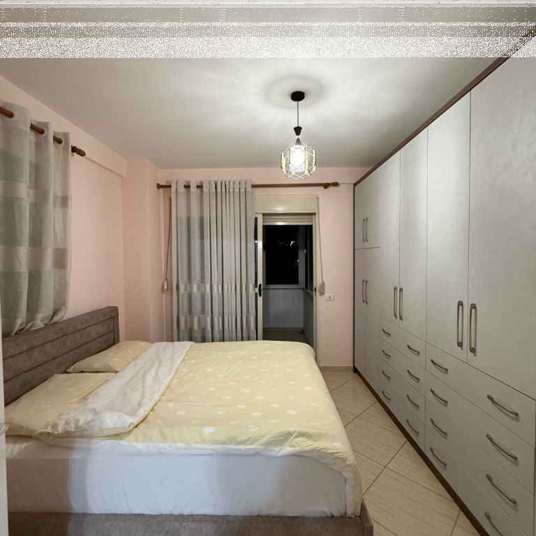 Apartament me qira 1+1 mbrapa ish Europianit