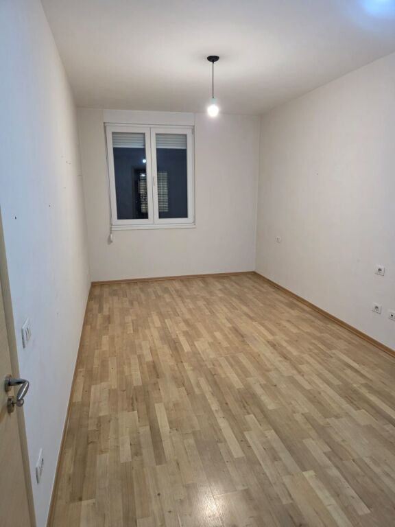For rent 2+1+2 empty CONTACT FROSINA PLAKU 700€