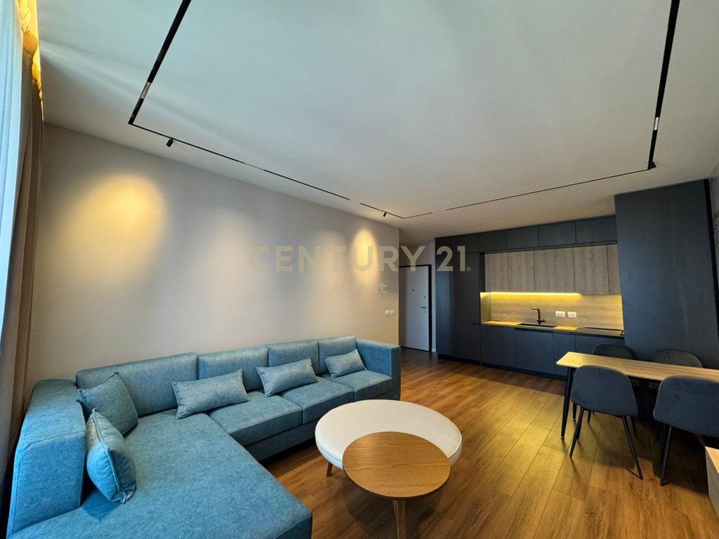 APARTAMENT 1+1 DHE POST PARKIMI PER SHITJE, BULEVARDI I RI