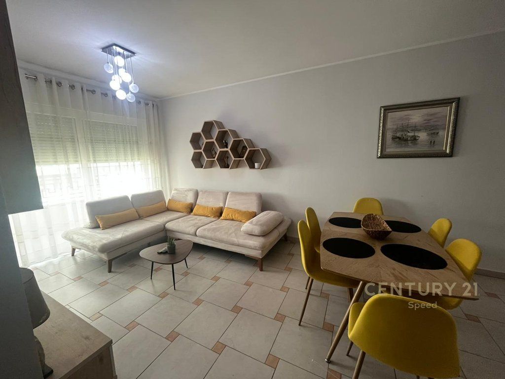 Apartament 2+1 me qira tek 5 Maj!!