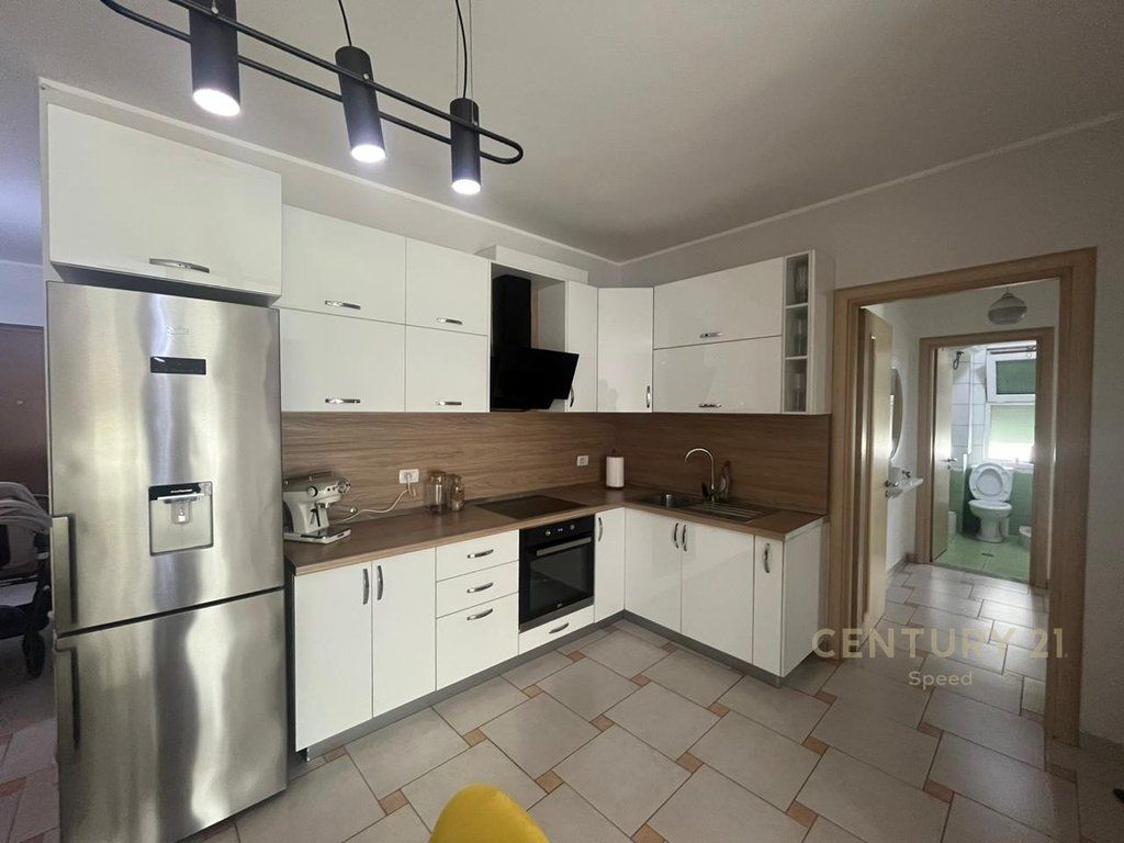 Apartament 2+1 me qira tek 5 Maj!!