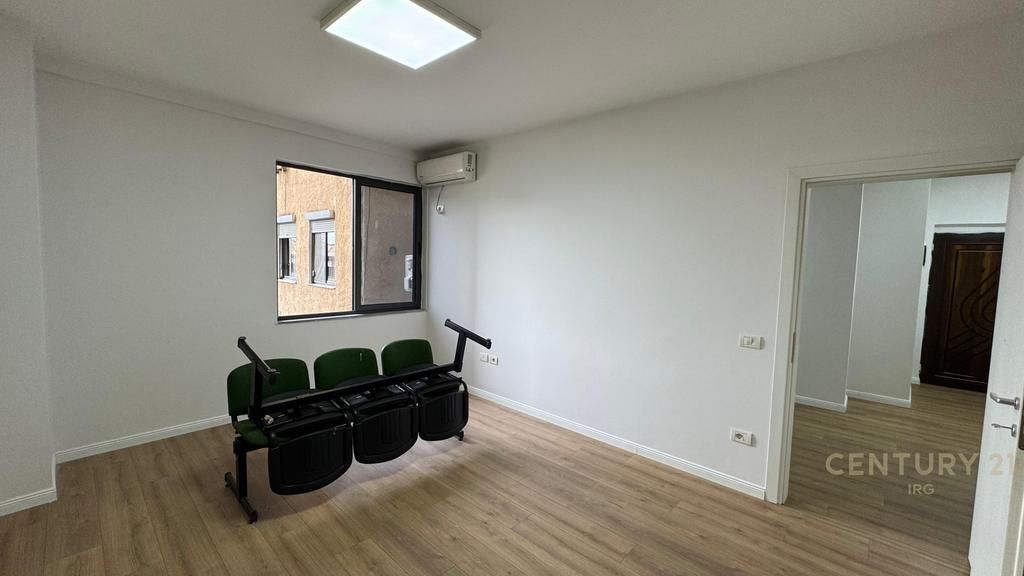 OFFICE FOR RENT AT MUHAMET GJOLLESHA STREET !