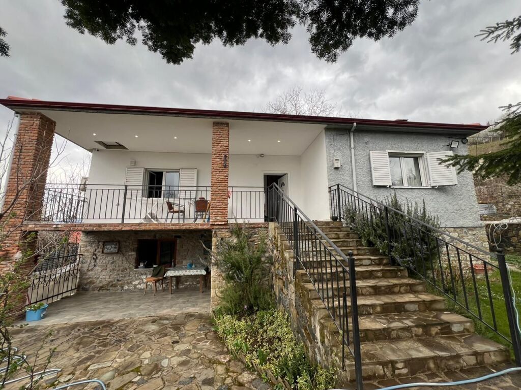 Shitet, Shtëpi Private 2-Katëshe”, Boboshticë-Korçë.