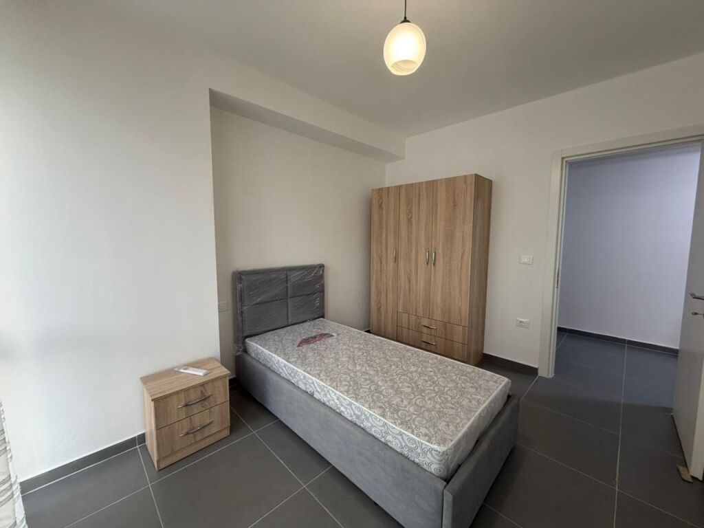 Apartament me qera 3+1 tek 5 maji