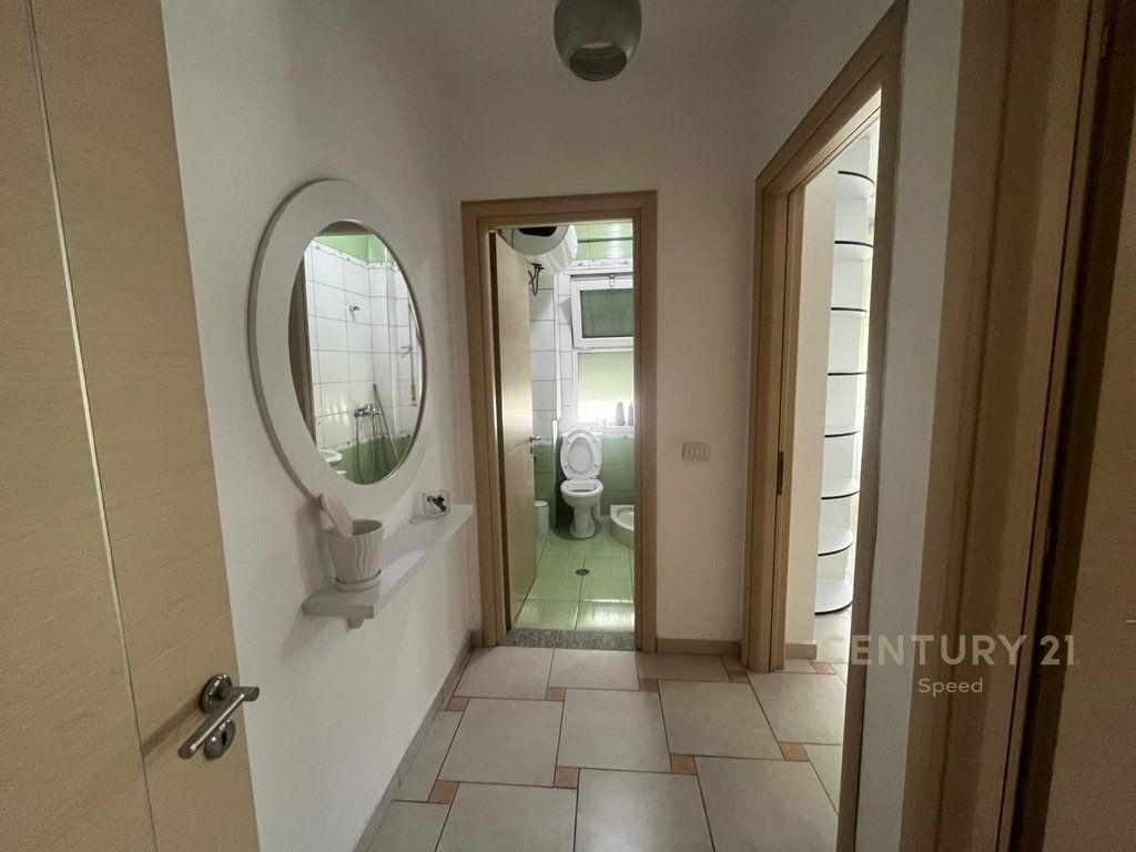 Apartament 2+1 me qira tek 5 Maj!!