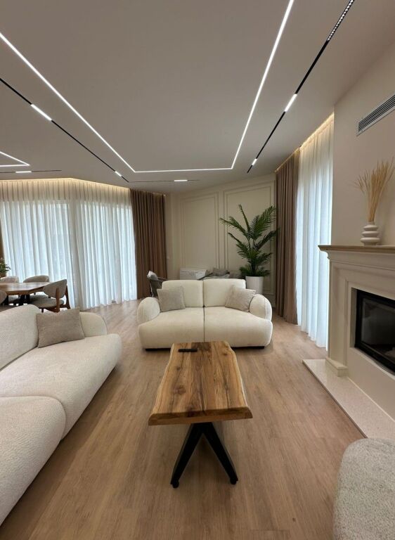 📍 Vilë me Qira në Green Valley Residences  Liqeni i Thatë