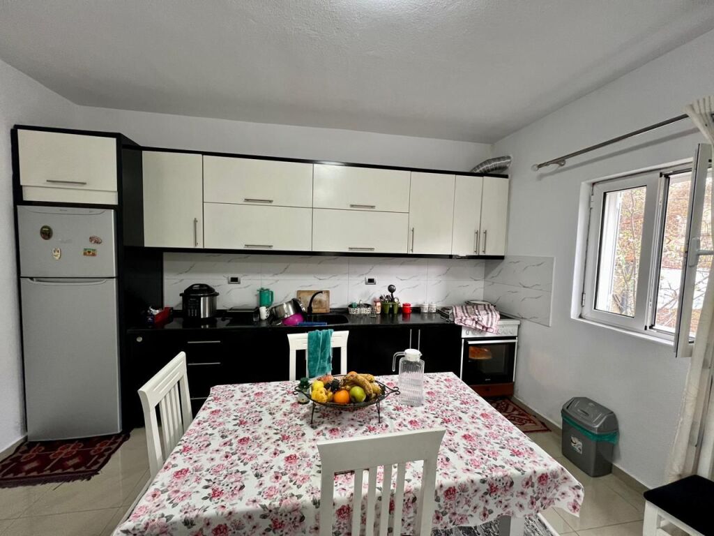 Shitet, Shtëpi Private 2-Katëshe”, Boboshticë-Korçë.