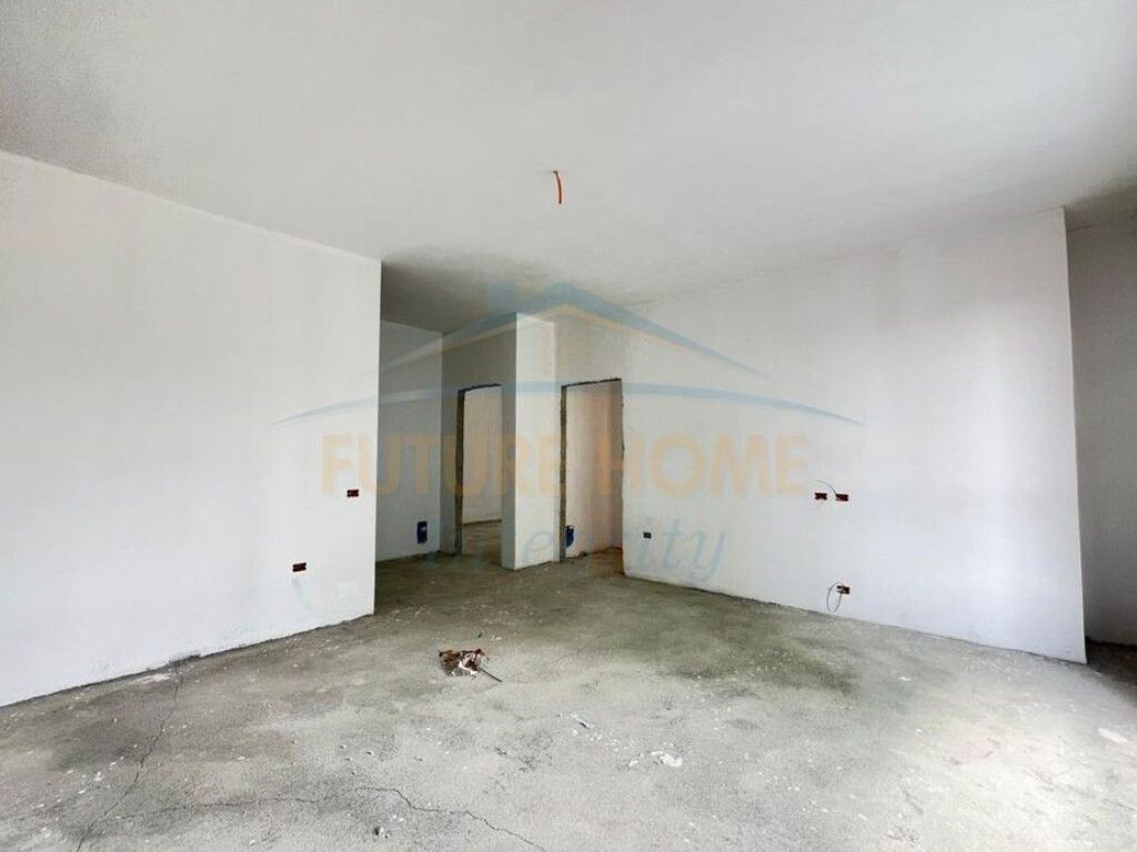 Shitet, Apartament 2+1+2, Rezidenca Splendor, Tiranë.