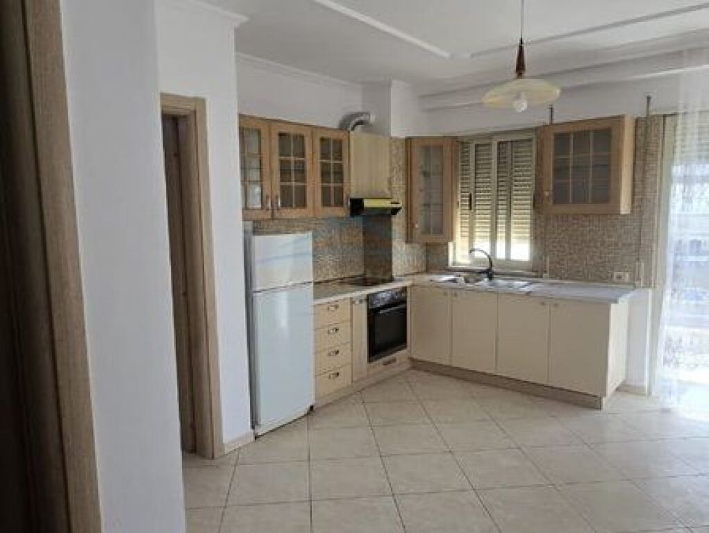 Qera , Apartament 3+1+2 , Misto Mame , Yzberisht