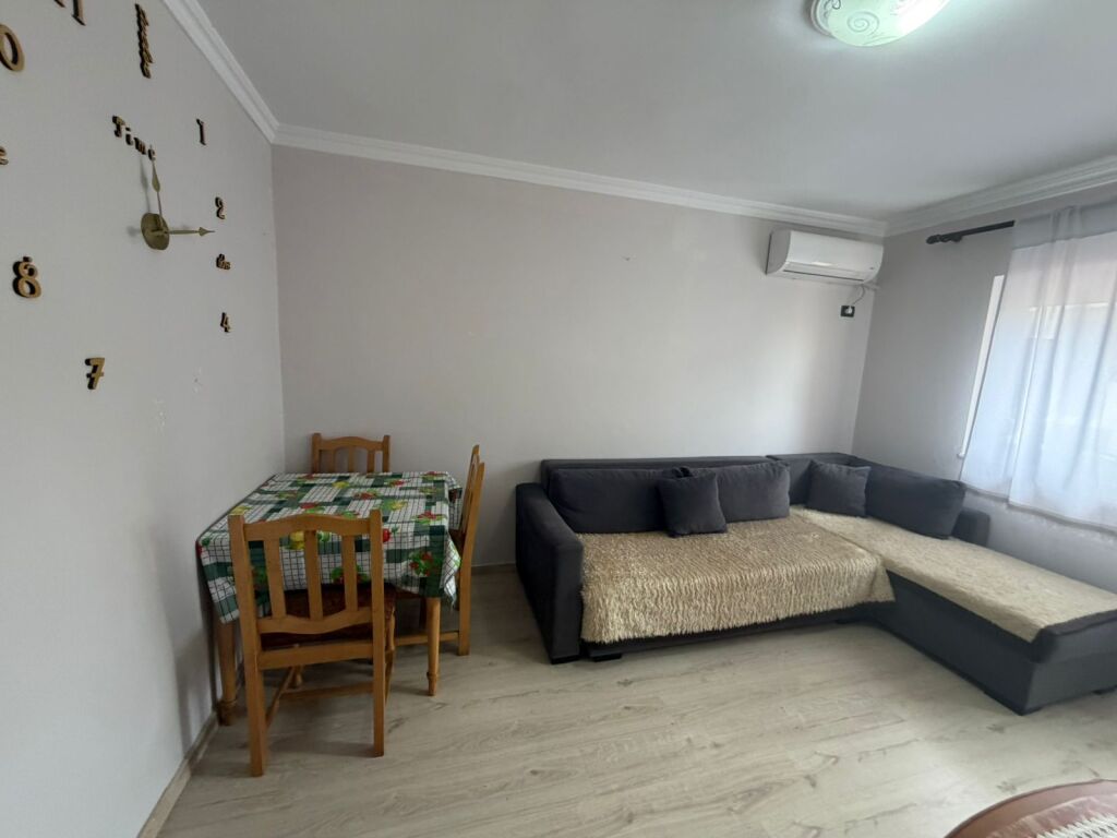 Apartament me qera 1+1 - 📍Rruga Myslym Shyri (Mbrapa Kastratit)