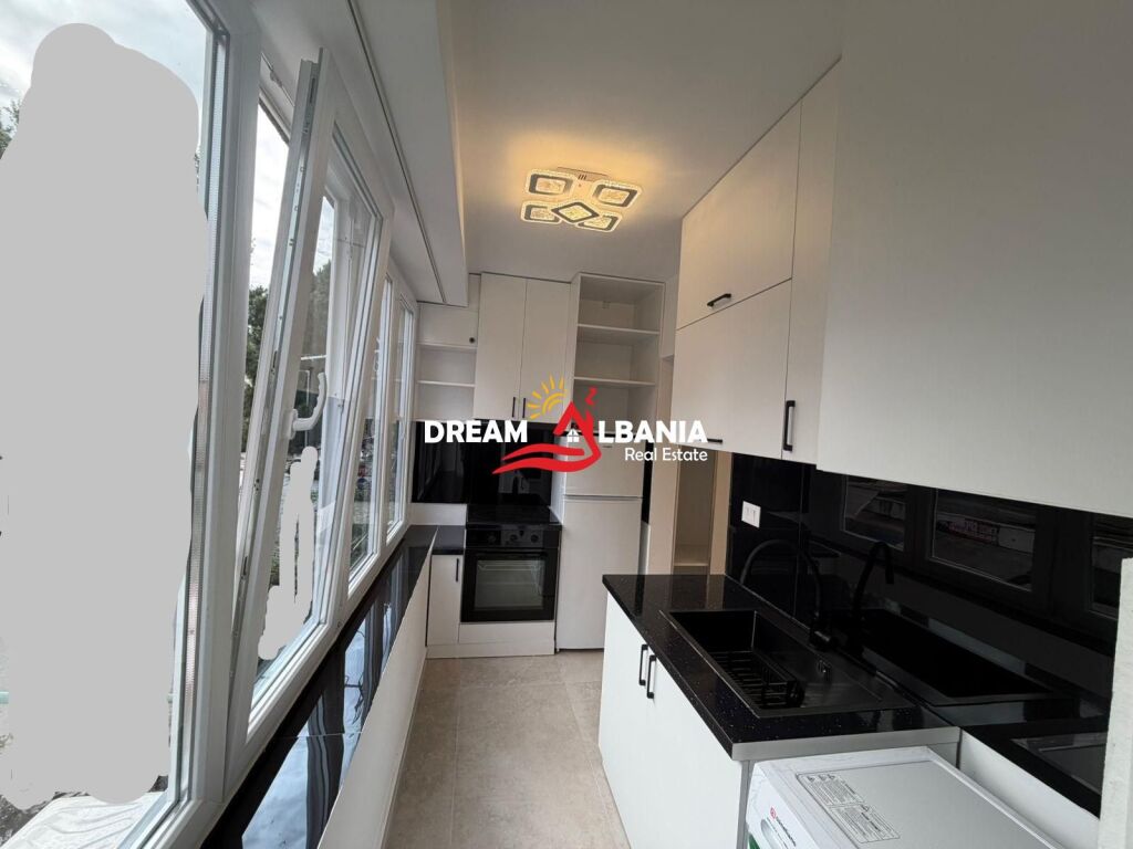 Garsoniere për shitje tek rruga Ferit Xhajko prane tregut te Medresese në Tiranë (ID 4109120)