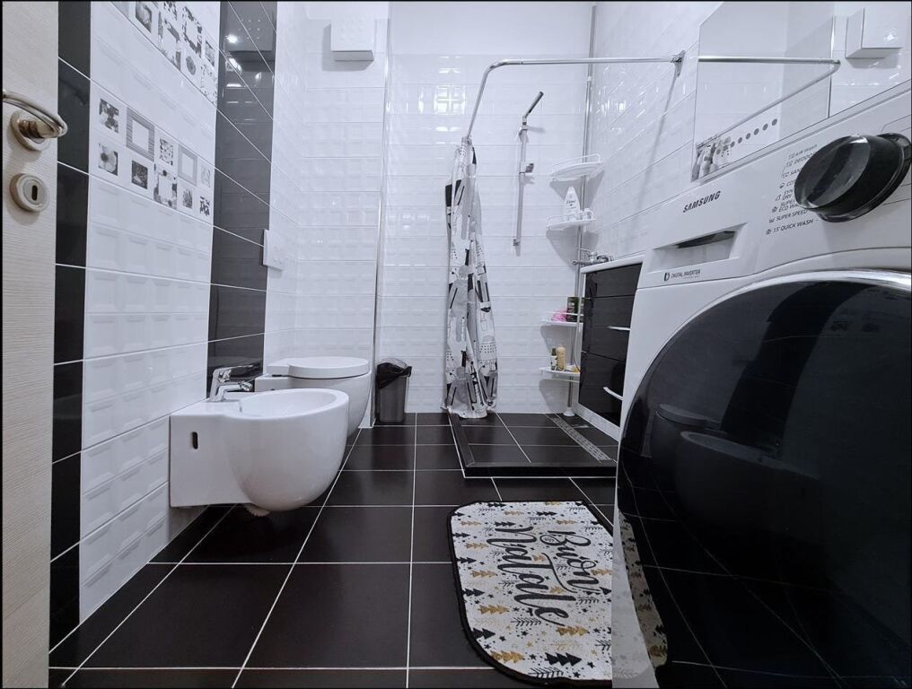 Jepet me qira 1+1 KOMPLEKSI KIKA2 Komuna e Parisit 700€