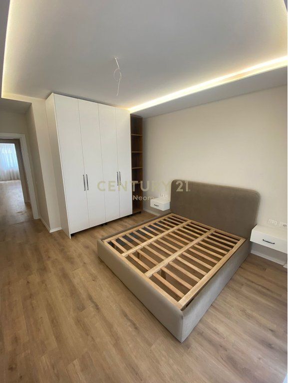 Apartament 2+1 për shitje në Univers City.