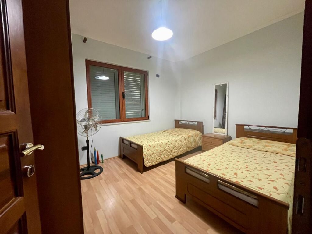🏡 Apartament me qira tek Ali Demi, pranë ish Pirro Manit – Tiranë