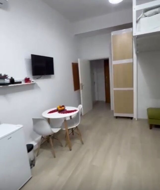 Apartament garsoniere prane Petro Ninit!