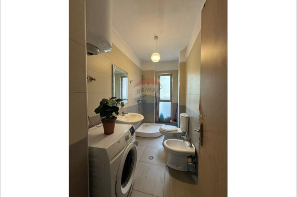 Apartament per qera 1+1 tek Komuna e Parisit