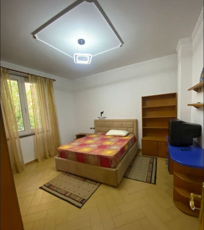 APARTAMENT ME QERA 2+1 KINOSTUDIO 50.000 LEKE FH-69387