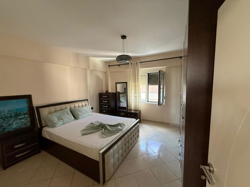 QIRA SUPER APARTAMENT 2+1 PRANE PORTIT DURRES 500 EURO