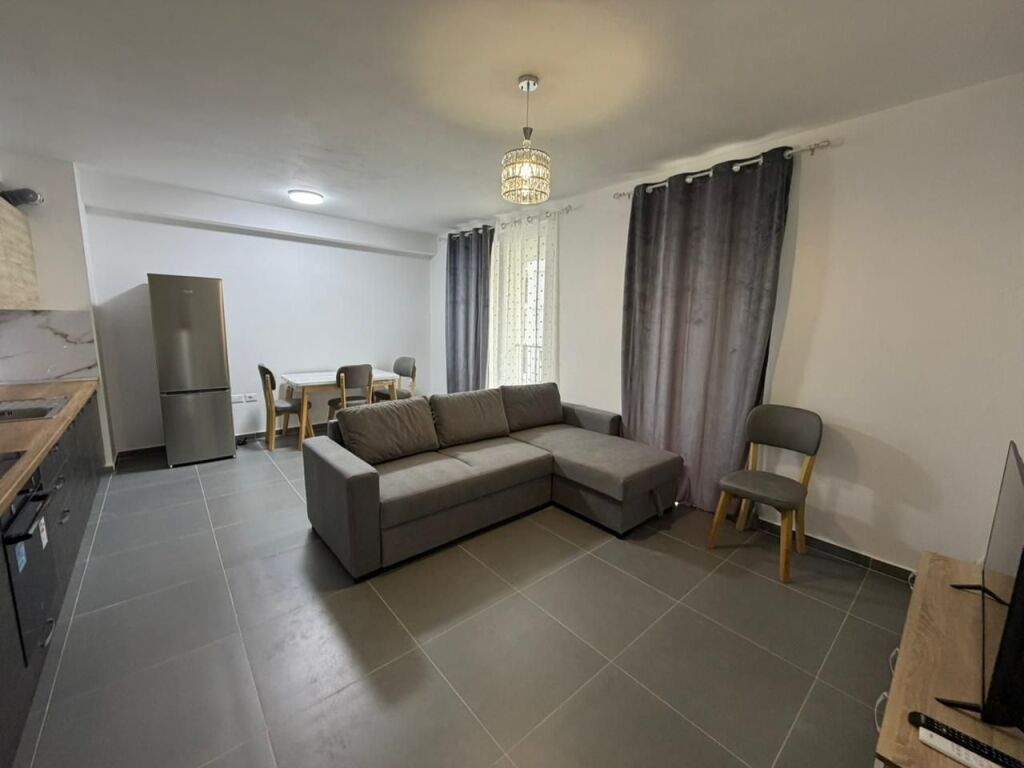 🏡Apartamente 3+1 Me qera 📍 5 maji 💸Cmimi 65000  leke