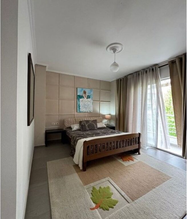 Apartament 2+1 me qira, Komuna e Parisit