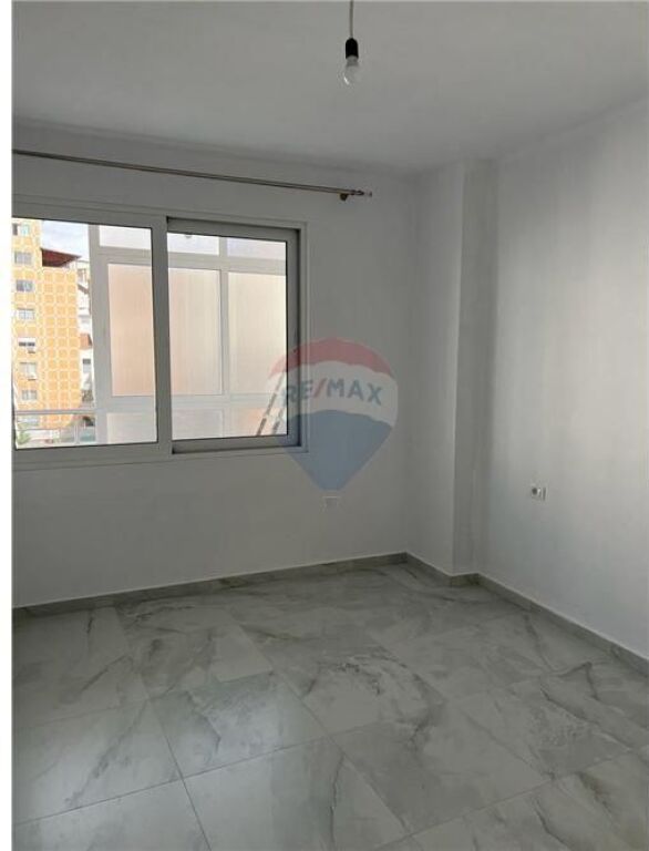 APARTAMENT 2+1 ME QIRA NE ASTIR