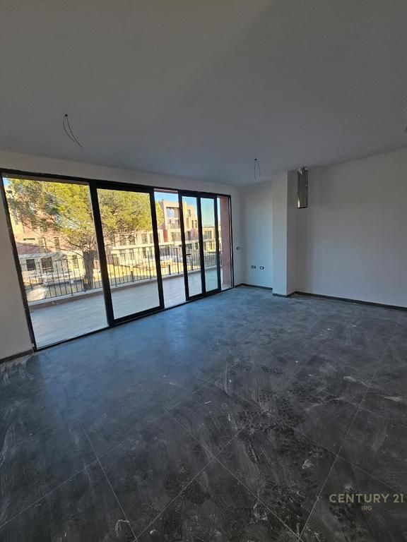 SHESIM APARTAMENT 2+1 TEK LURA 5, GJIRI I LALZIT