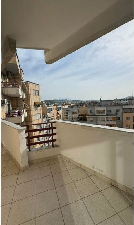 Shitet, Apartament 2+1, Pallatet Romario, Unaza e Re