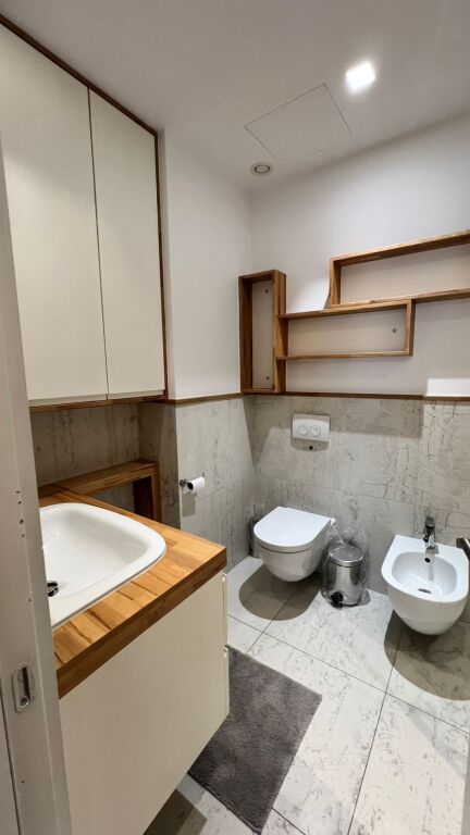 Jepet me qera 3+1+2 tek Komuna e Parisit