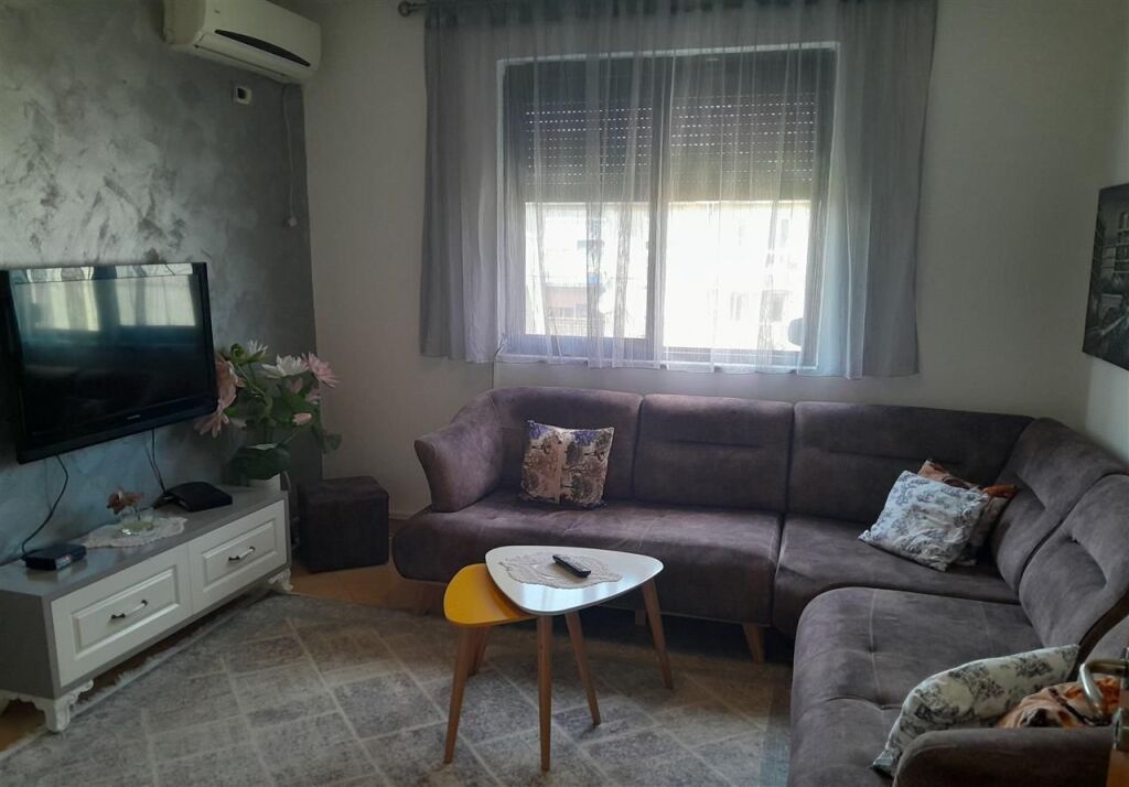 SHITET APARTAMENT 2+1 – ZONA OXHAKU, TIRANË ✨🏡