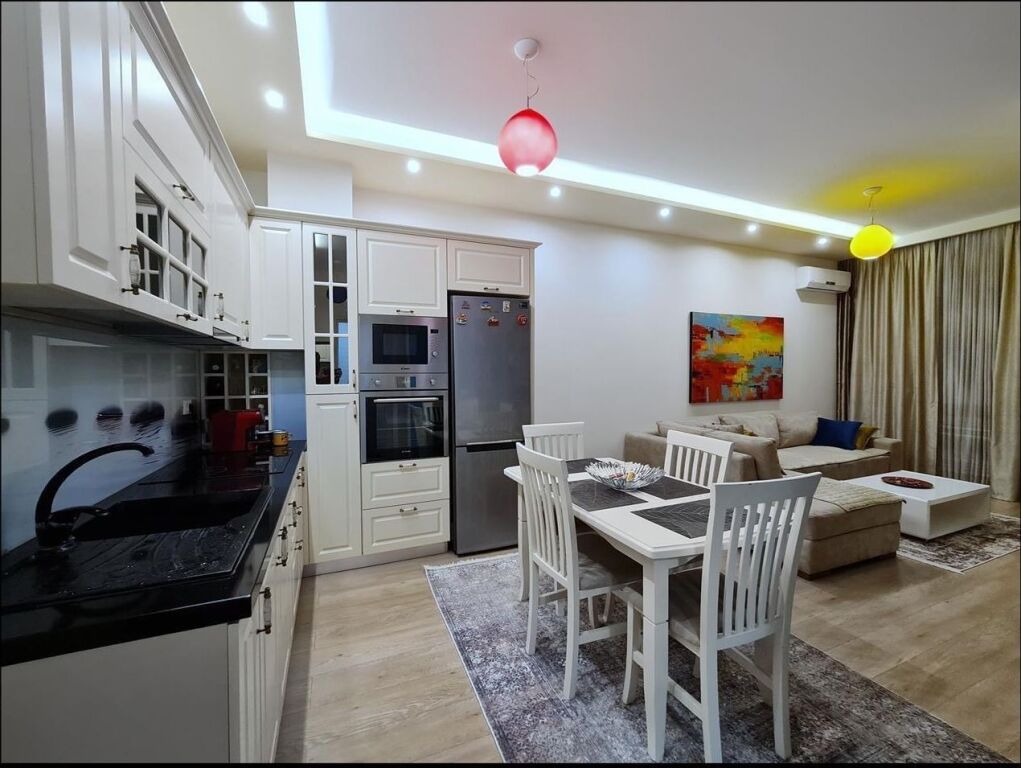 1+1,furnished kika 2,commune of paris,700 euro