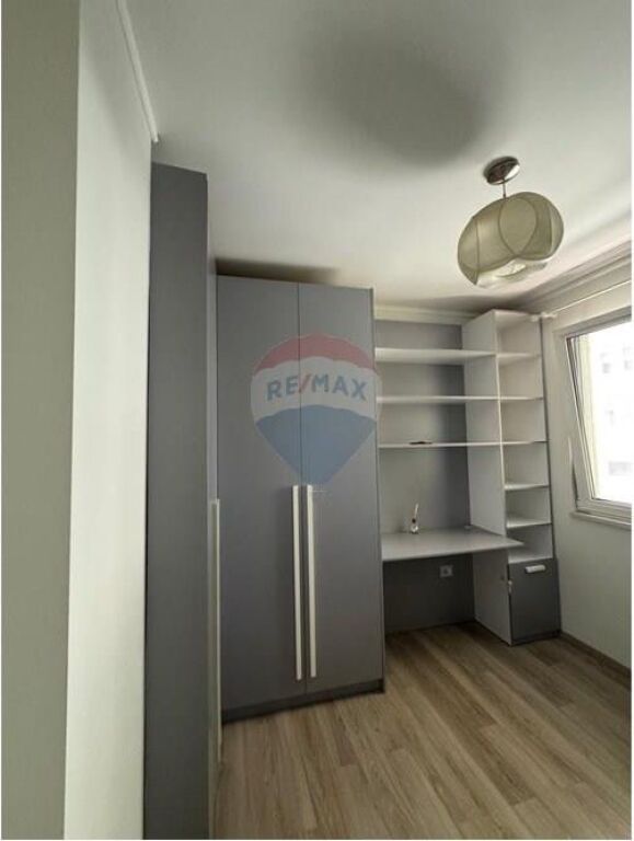 Apartament 3+1+2 Per Qira Ne Bllok