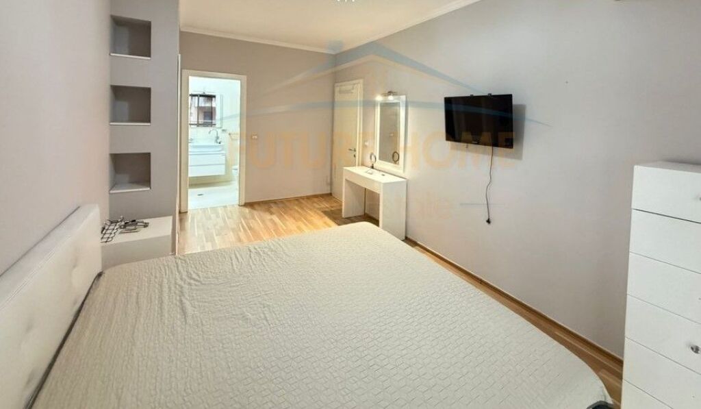 Qera stacioni i trenit