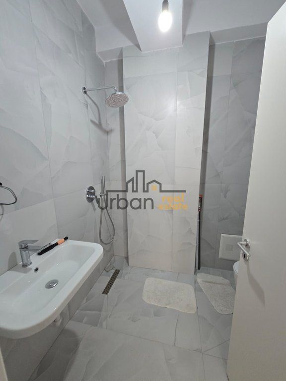 Shitet, Apartament 2+1+2 , Ali Demi, Tiranë - 143000€ | 88 m²