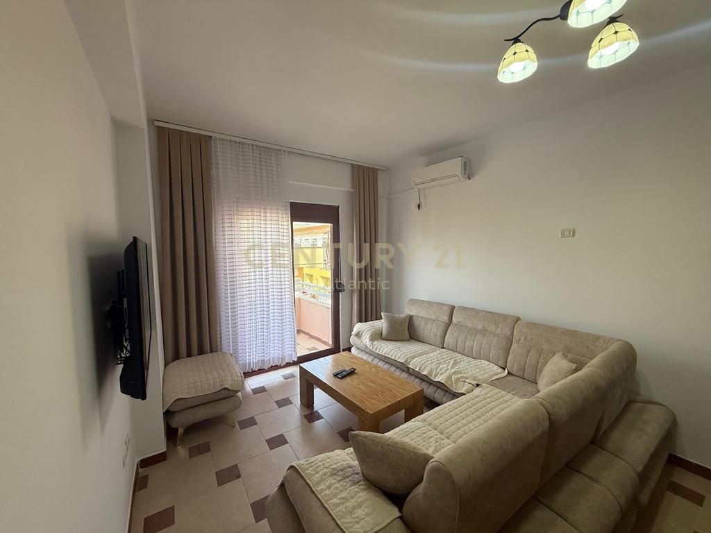 Shitet apartament 2+1 në Pelikan, kati 6, me pamje deti