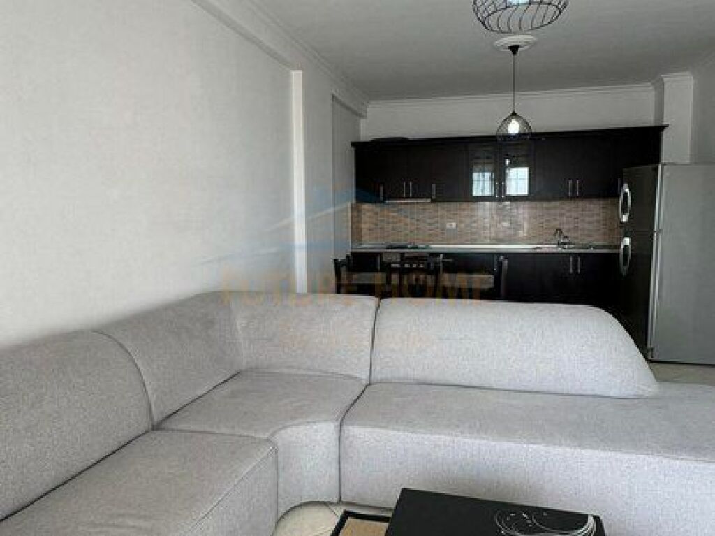 Shitet, Apartament 2+1, Pallatet Romario, Unaza e Re