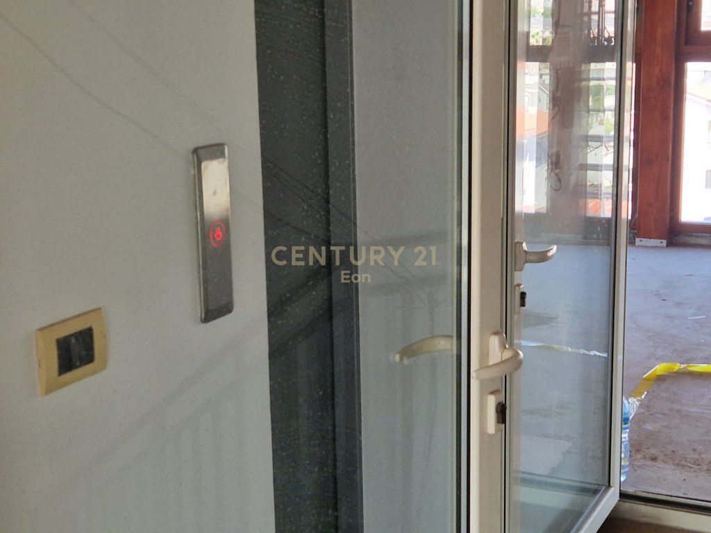 PAPAFINGO PLUS GARAGE FOR SALE IN DURRES BEACH !