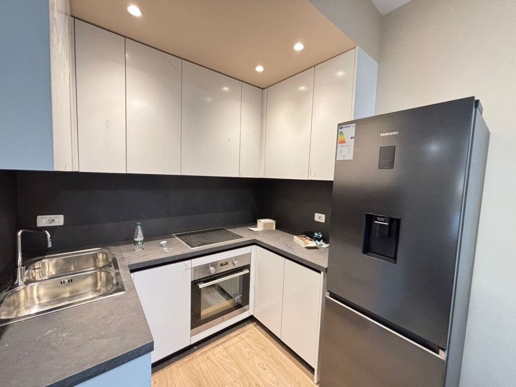 Apartament 2+1+2 me qera tek Rruga e Kosovareve