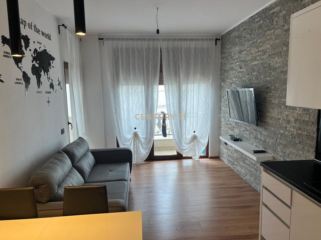 Shitet apartament 2+1 Fresk