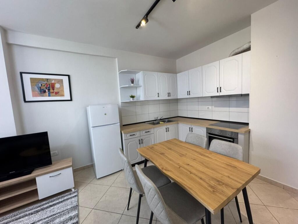 Apartament 2+1 me qira – Rrethi i Astirit !