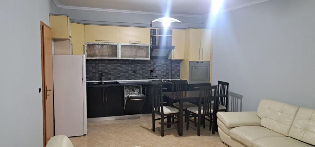 APPARTAMENTO IN AFFITTO 1+1 VIA CONGRESSO DI MANASTIR 42.000 LEKE FH-69275