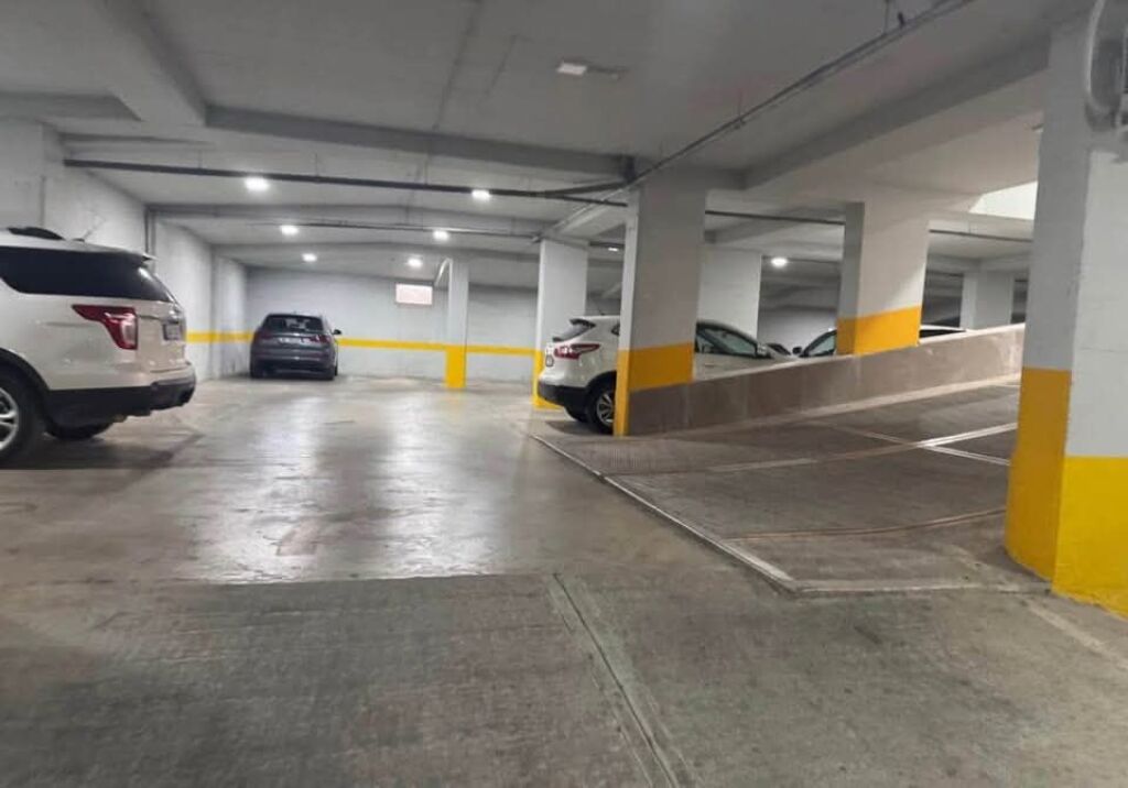 SHITET POST PARKIMI - PAZARI I RI,  TIRANE