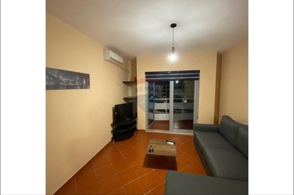 Apartament per qera 1+1 tek Pallati me Shigjeta