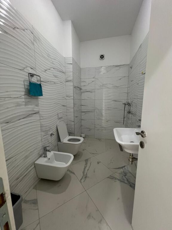 Jepet me qira 1+1 bosh per zyre Te SQUARE 21